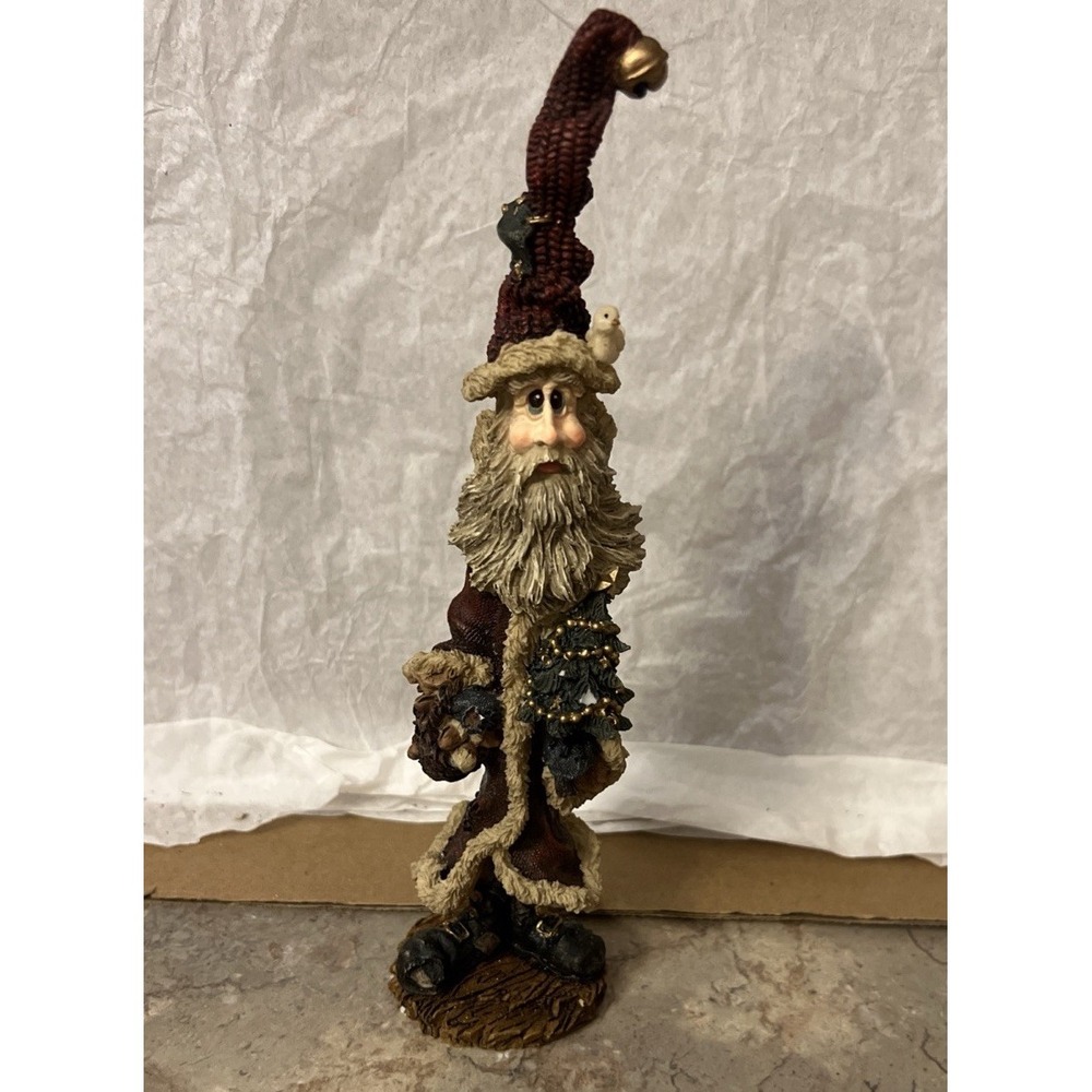 Boyds Bears & Friends Folkstone Collection Santa Figurine Nicholai W/tree
